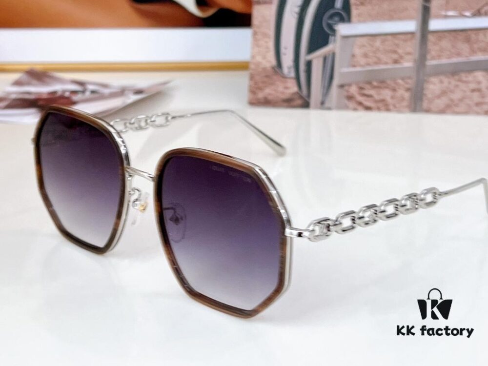 6931af88ccd8ab3d7afa3851 LOUIS VUITTON Sunglasses