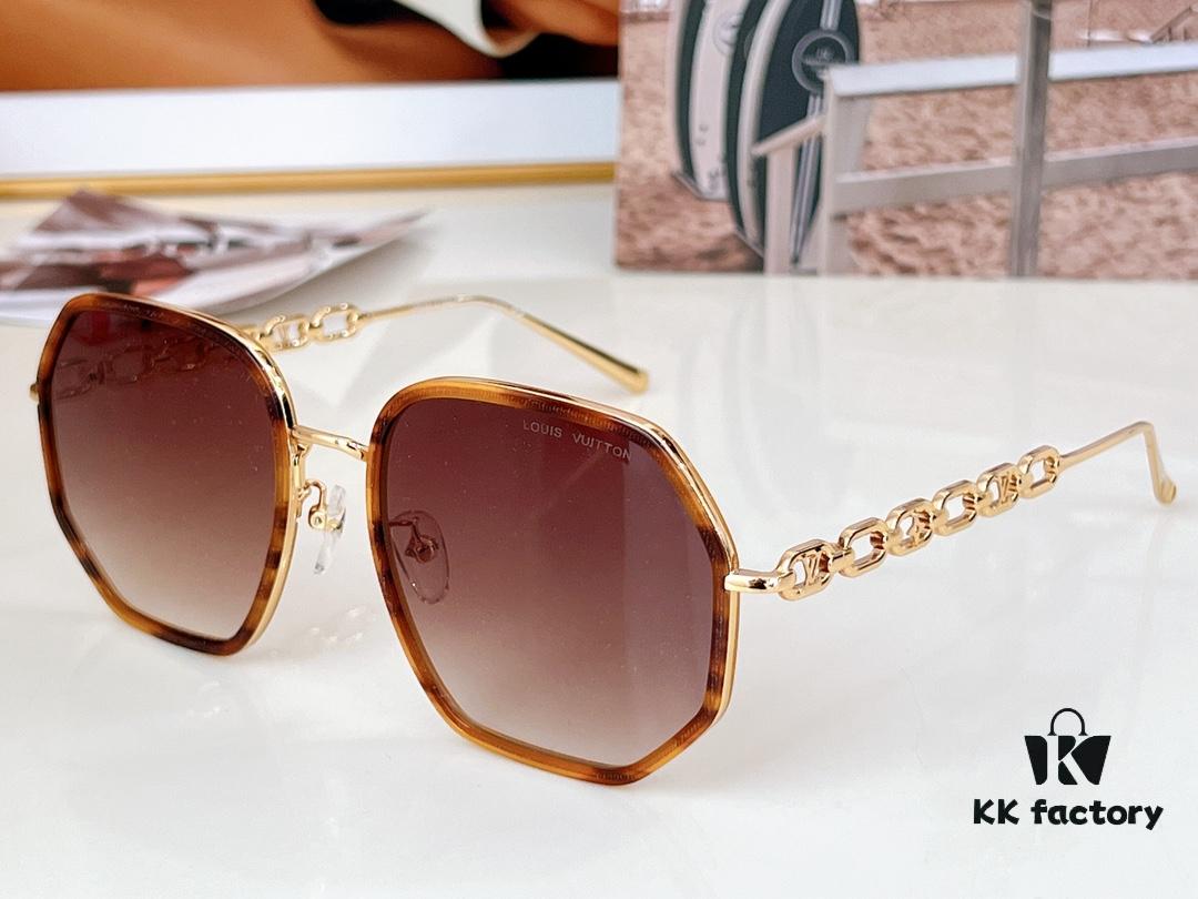 LOUIS VUITTON Sunglasses