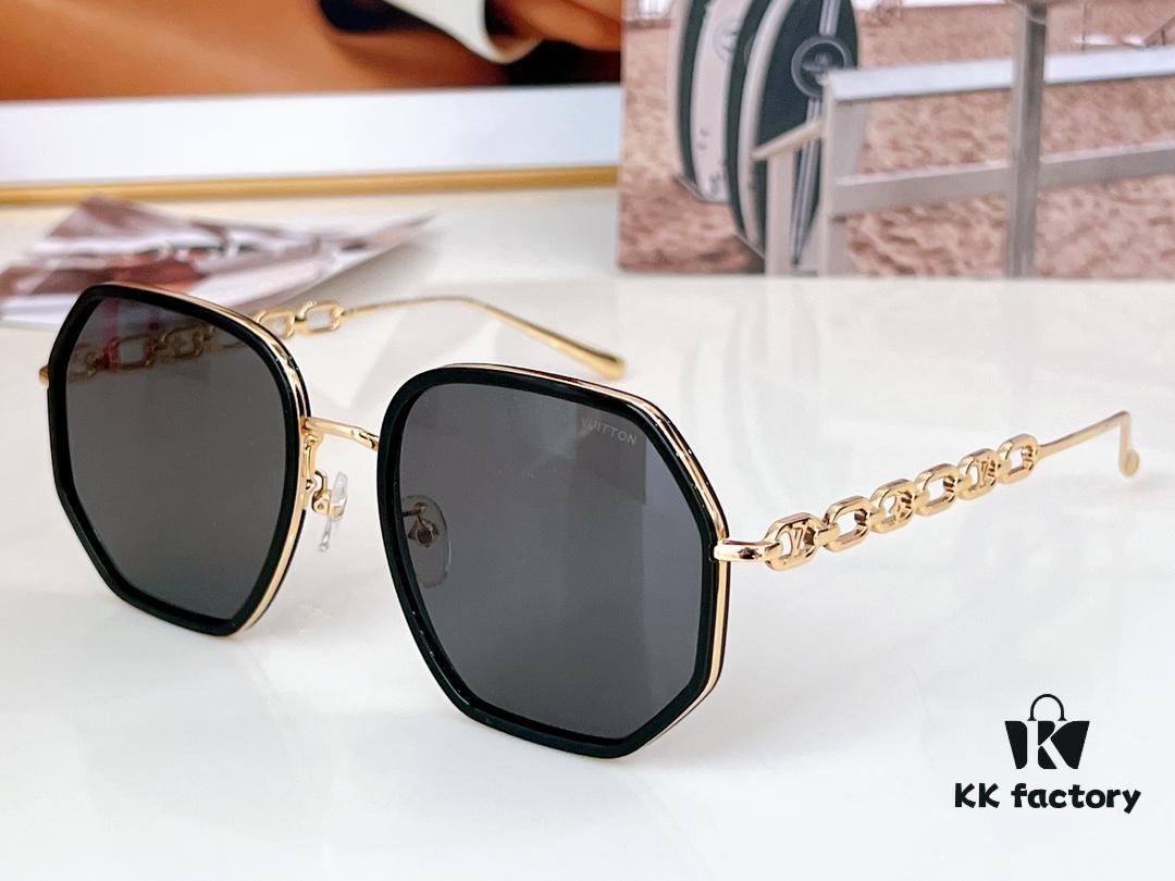 LOUIS VUITTON Sunglasses