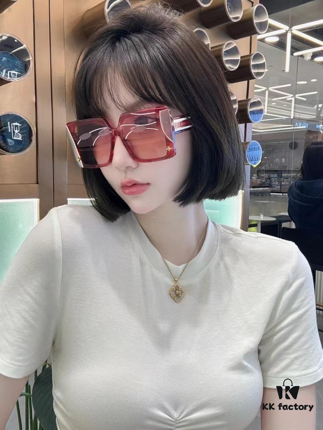 6931af8accd8ab3d7afa3863 LOUIS VUITTON New Arrival Z6028E Square Frame Sunglasses