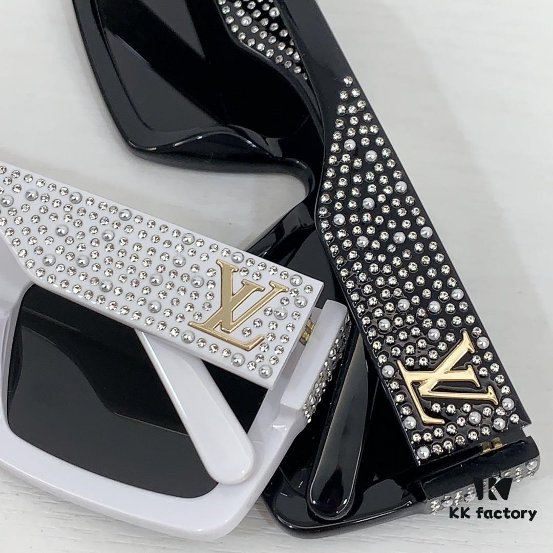 6931af8dccd8ab3d7afa388d Starry Sky Handcrafted Sunglasses LOUIS VUITTON* Model Z2396W Size 54-21-155