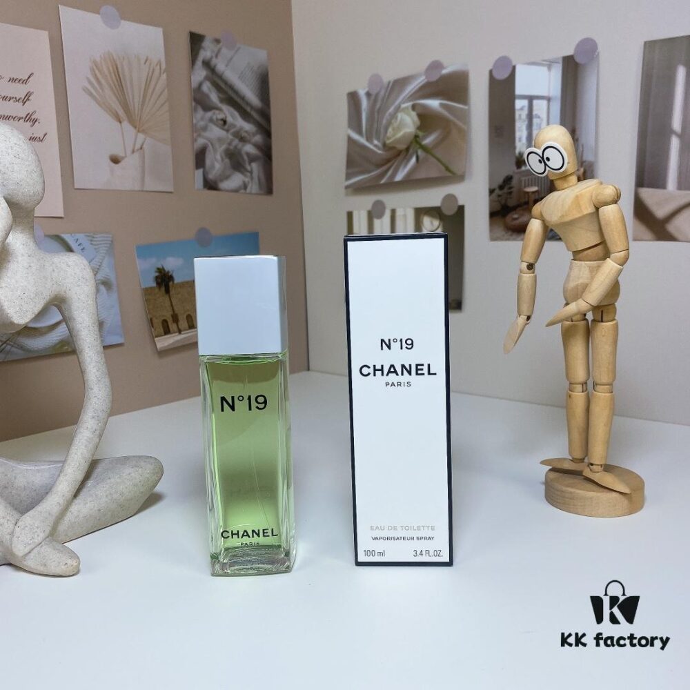 6931afaeccd8ab3d7afa3a67 Chanel No. 19 Eau de Toilette 100ml