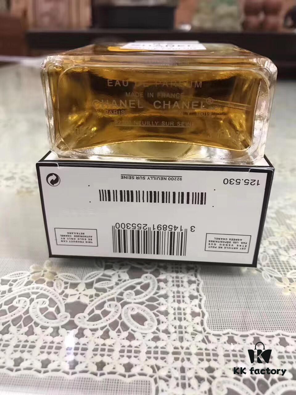 6931afc6ccd8ab3d7afa3bb7 Chanel No.5 100ml Eau de Parfum for Women, Luxurious and Subtle Fragrance, Retail Edition with Handbag