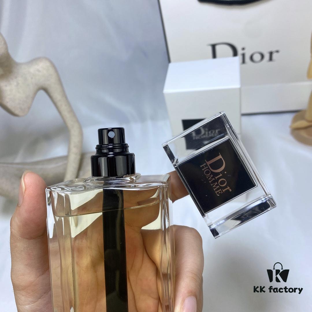 6931afdcccd8ab3d7afa3ce9 Dior Sauvage Eau de Toilette for Men, Sport Edition, 125ml