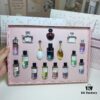 6931afddccd8ab3d7afa3cf7 Q-version Dior Powder Compact 16-piece Set with Tote Bag, without Spray Nozzle, Includes: Classic Eight Varieties, Poison Red, Pink Hypnotic, Sweetheart, Scarf Sweetheart, Pure Miss Dior, Miss Dior, Sauvage, Joy