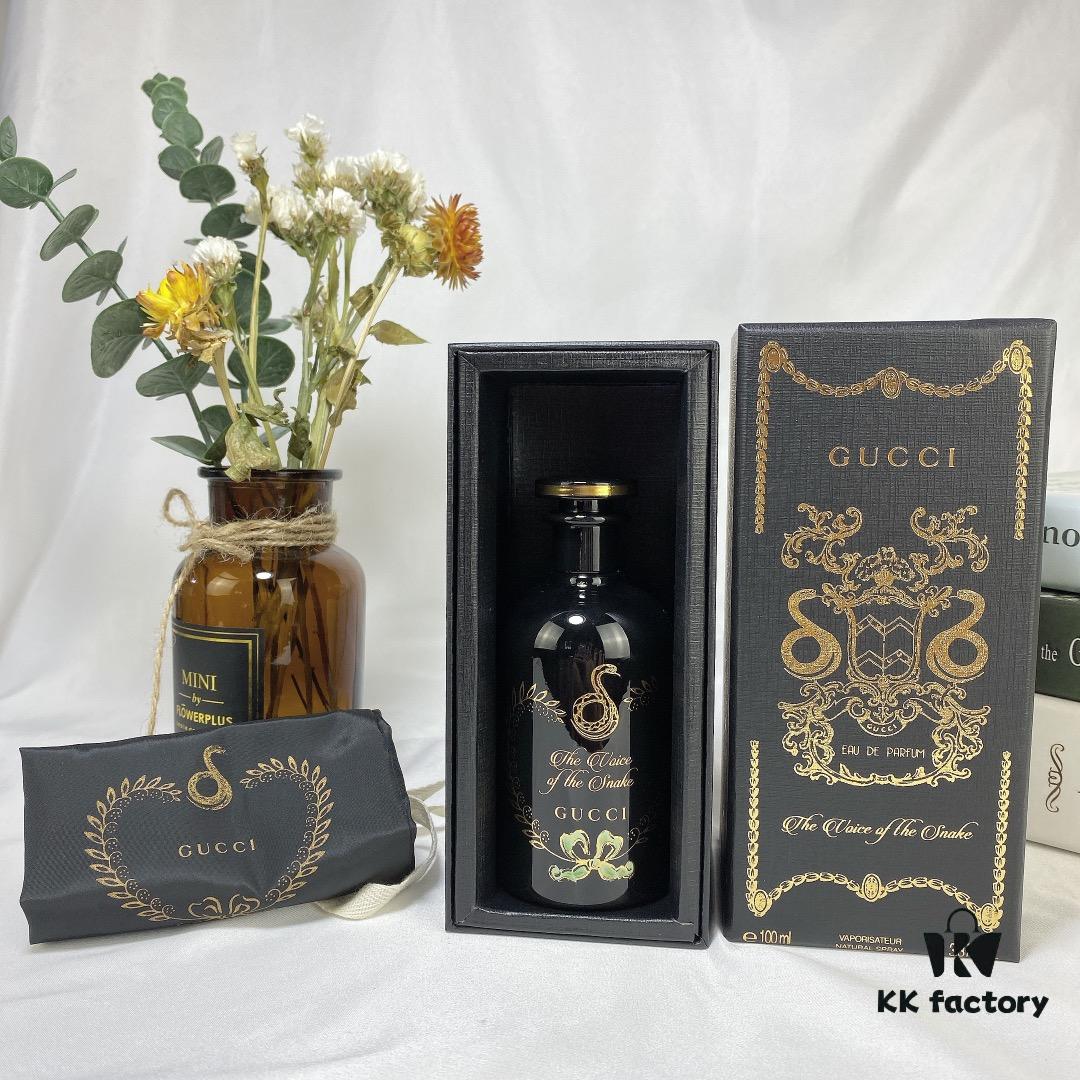 6931b01fccd8ab3d7afa404d Gucci The Alchemist's Garden Black Bottle The Voice of the Snake Serpent's Whisper Eau de Parfum 100ml
