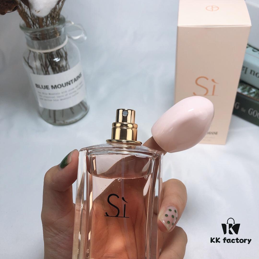 6931f4493a89a121ed546227 Armani Si Fiori Women's Eau de Toilette 100ml
