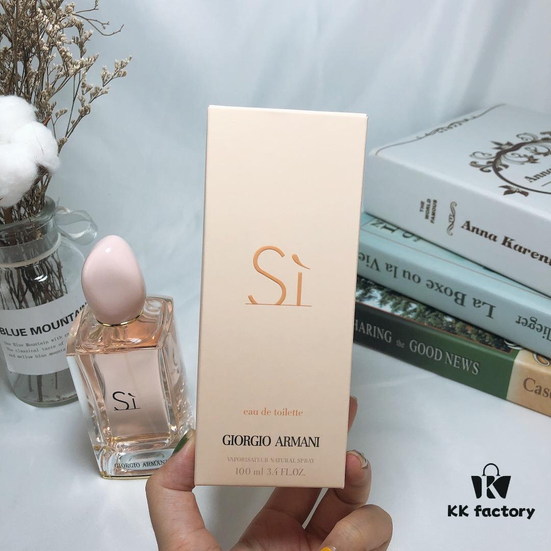 6931f44a3a89a121ed546228 Armani Si Fiori Women's Eau de Toilette 100ml