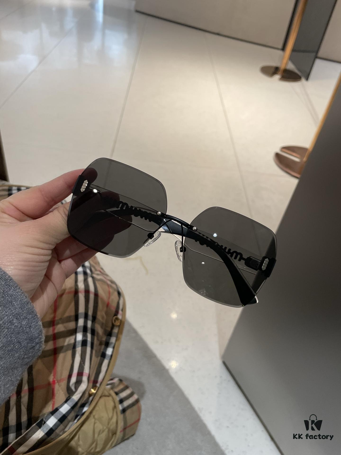 6931f4983a89a121ed54663f Fendi Sparkle Polarized Fashion Elegant Sunglasses for Women