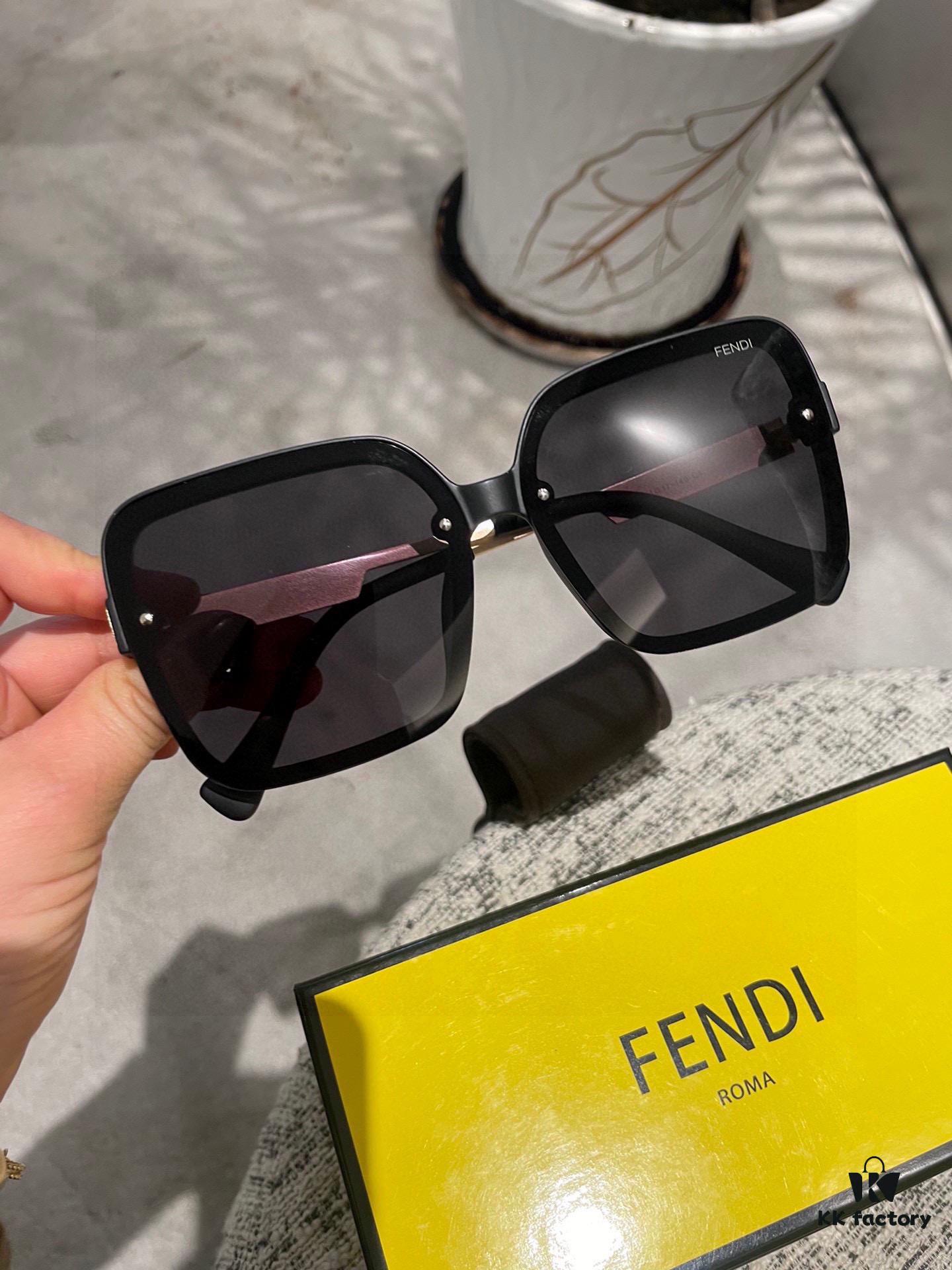 6931f49a3a89a121ed546657 Fendi Women's Polarized Sunglasses 🕶️ Fashionable Face-Framing Luxury Style Trendy Design Recommended from Live Broadcast (6071)