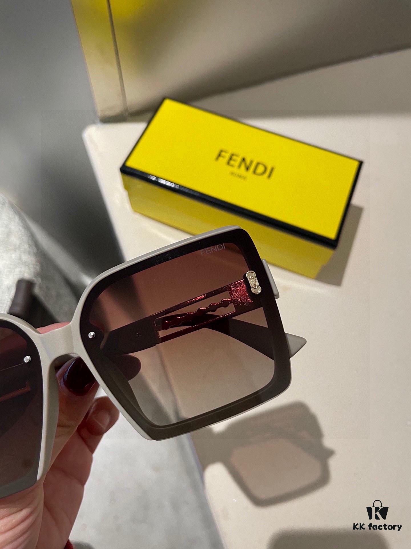 6931f49e3a89a121ed54669a Fendi Polarized Series 2024 New Arrival Polarized Sunglasses, Multiple Styles