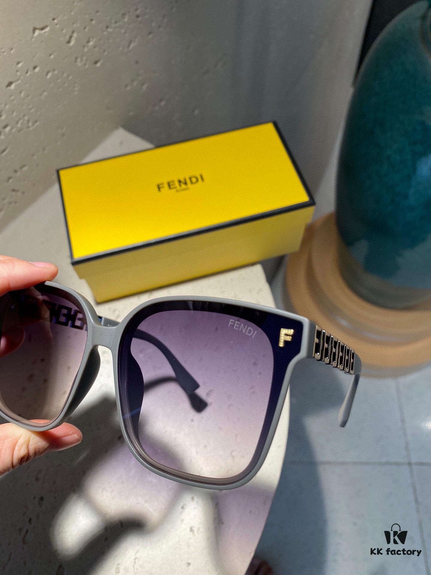 6931f4b13a89a121ed5467b4 Fendi Polarized Metal Women's Sunglasses