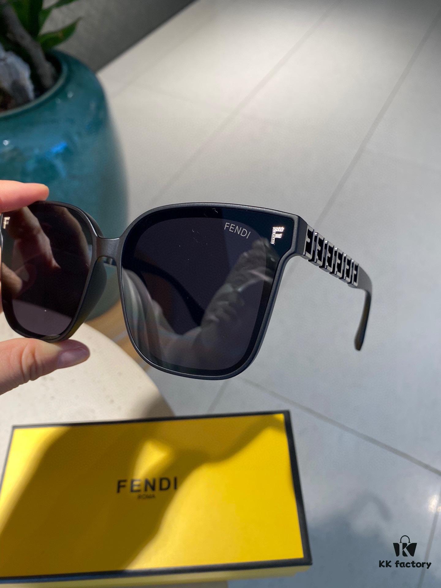 6931f4b13a89a121ed5467bb Fendi Polarized Metal Women's Sunglasses