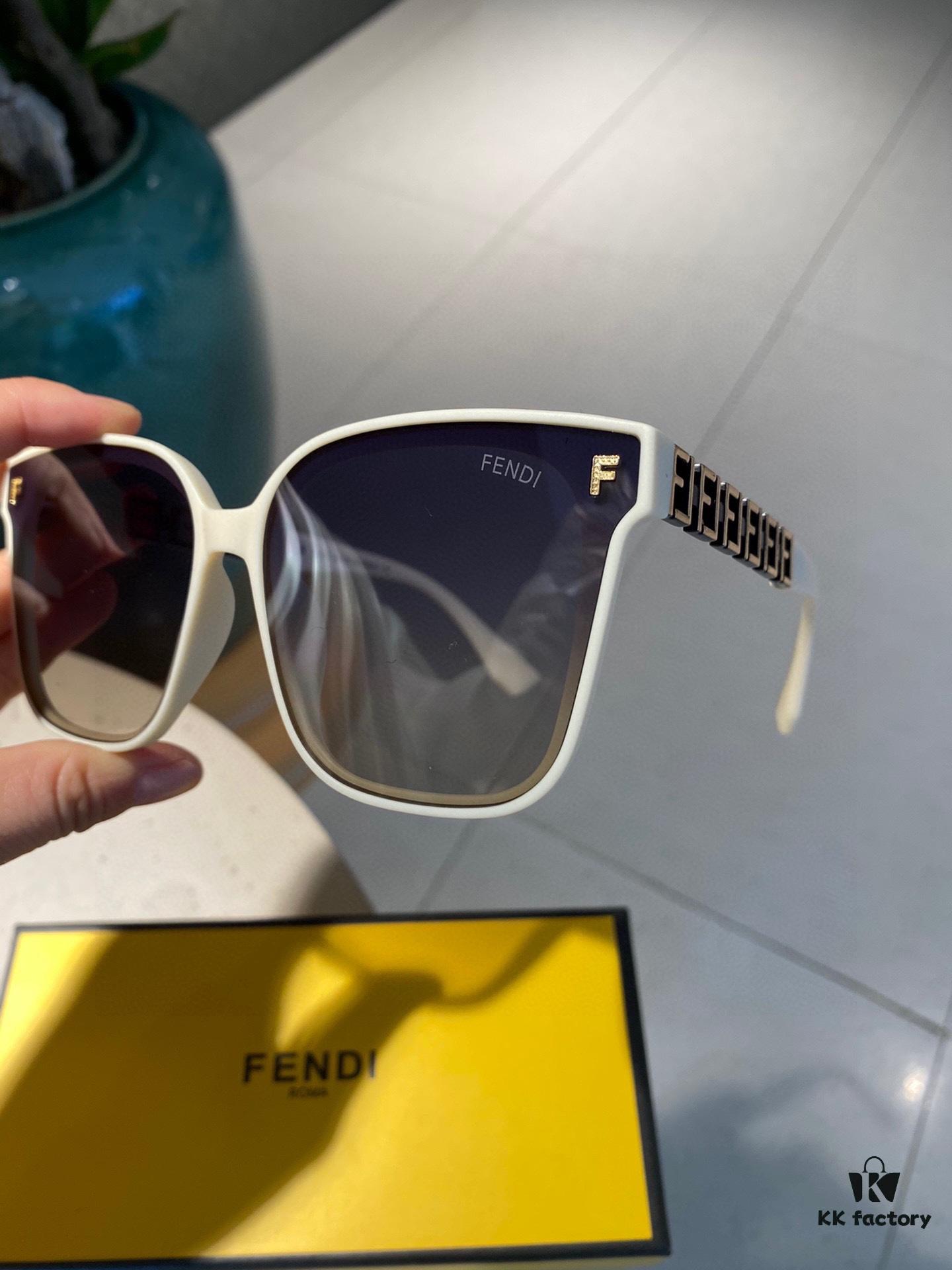 6931f4b13a89a121ed5467bc Fendi Polarized Metal Women's Sunglasses