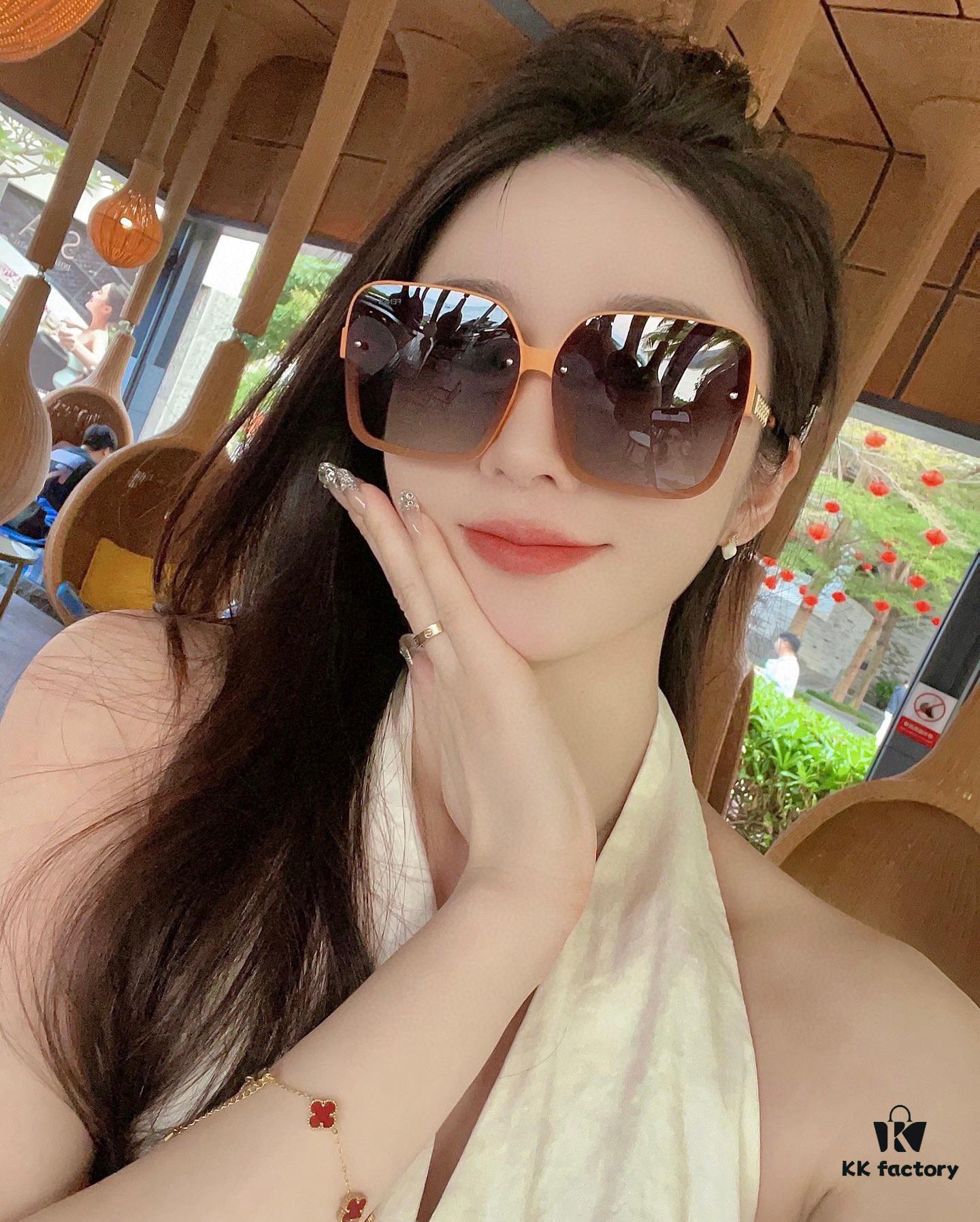 6931f4cc3a89a121ed54694c Fendi Women's Polarized Sunglasses 🕶️ Fashionable Face-Framing Luxury Style Trendy Design Recommended from Live Stream (6071)