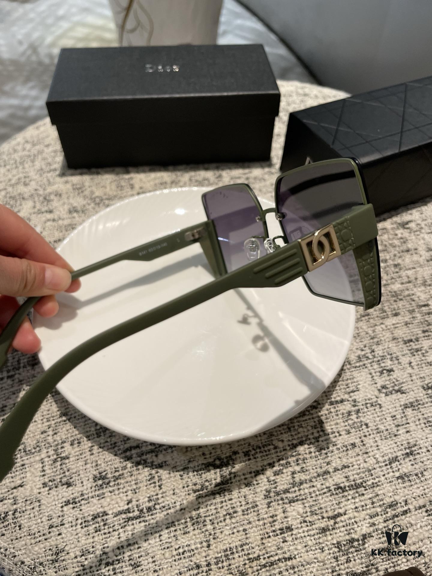 Dior Polarized Resin Sunglasses 😎 New Style Little Chic Sun Protection Glasses, Reducing Glare and Blocking Harmful Radiation 🥰 Essential Fashion Accessory for Travel and Outfits 🌸 Suitable for Driving 🧐 Brand Philosophy - Trends Come and Go, but Style Remains Eternal 🥳