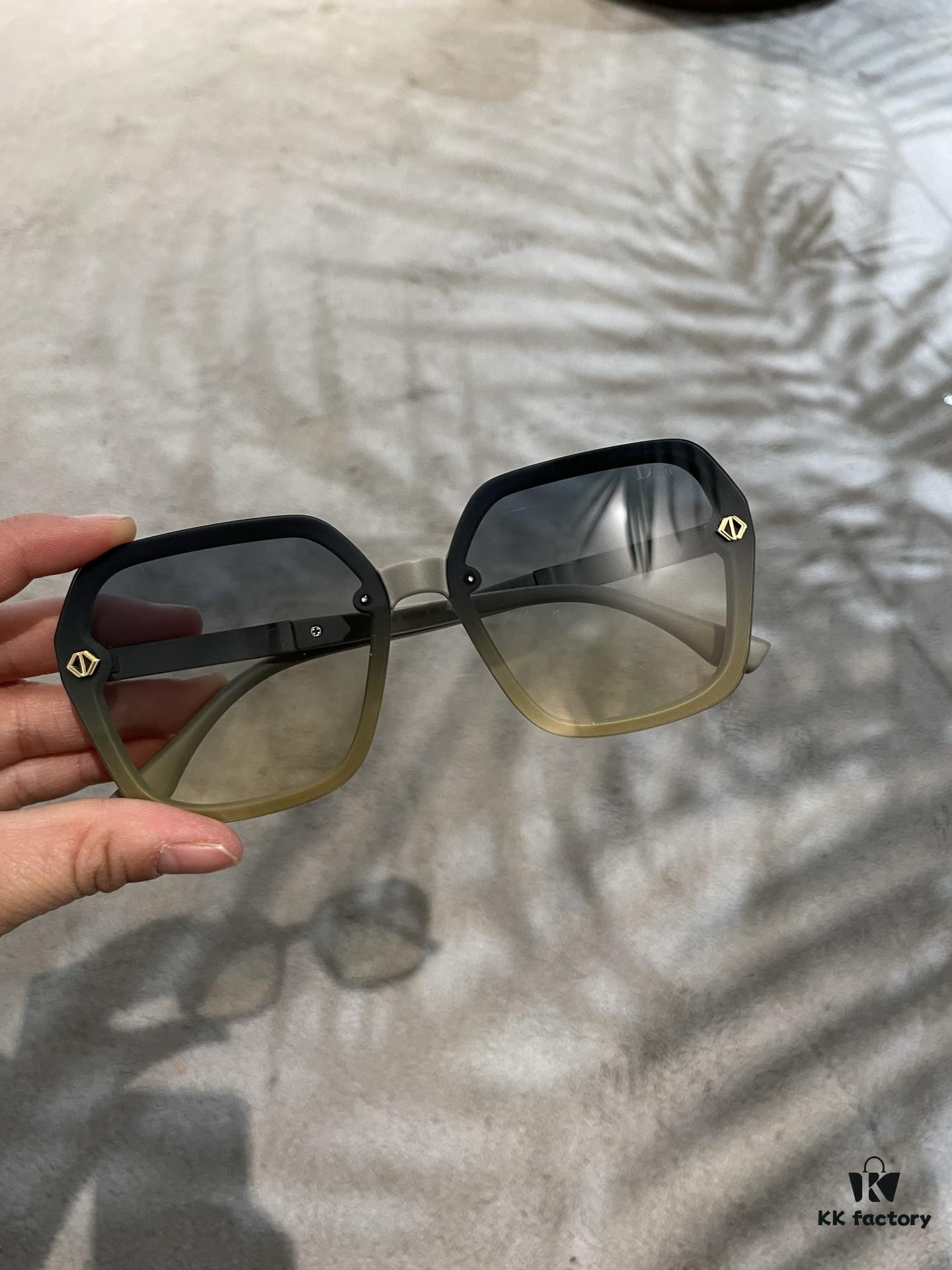 6931f4fd3a89a121ed546c16 Dior Polarized Resin Sunglasses, New Small Luxury Style, Reduces Glare and Blocks Harmful Radiation, Essential for Travel and Daily Wear