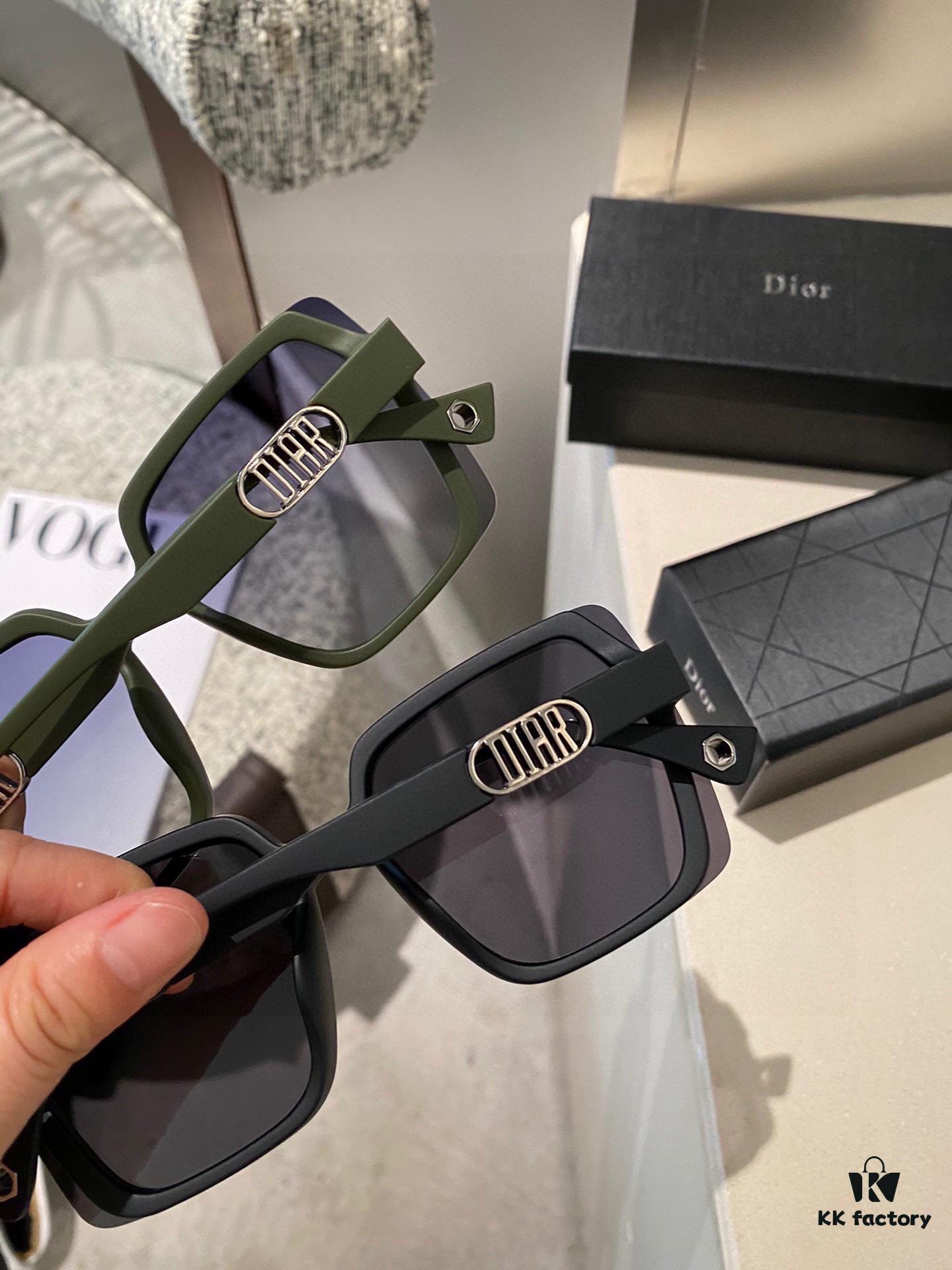 Dior Polarized Resin Sunglasses, New Small Chic Style, Reduces Glare, Blocks Harmful Radiation, Essential for Travel and Daily Wear