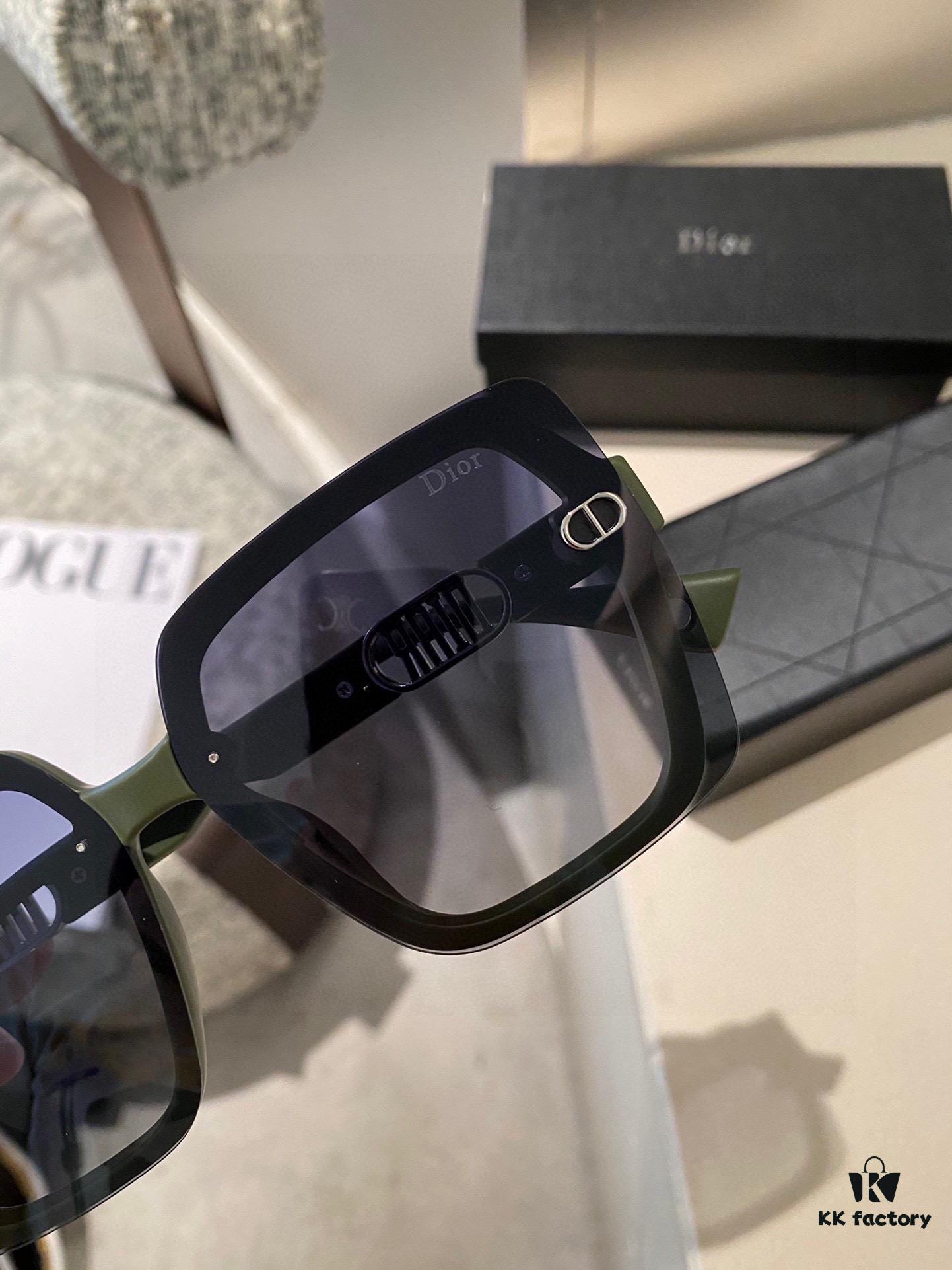 Dior Polarized Resin Sunglasses, New Small Chic Style, Reduces Glare, Blocks Harmful Radiation, Essential for Travel and Daily Wear