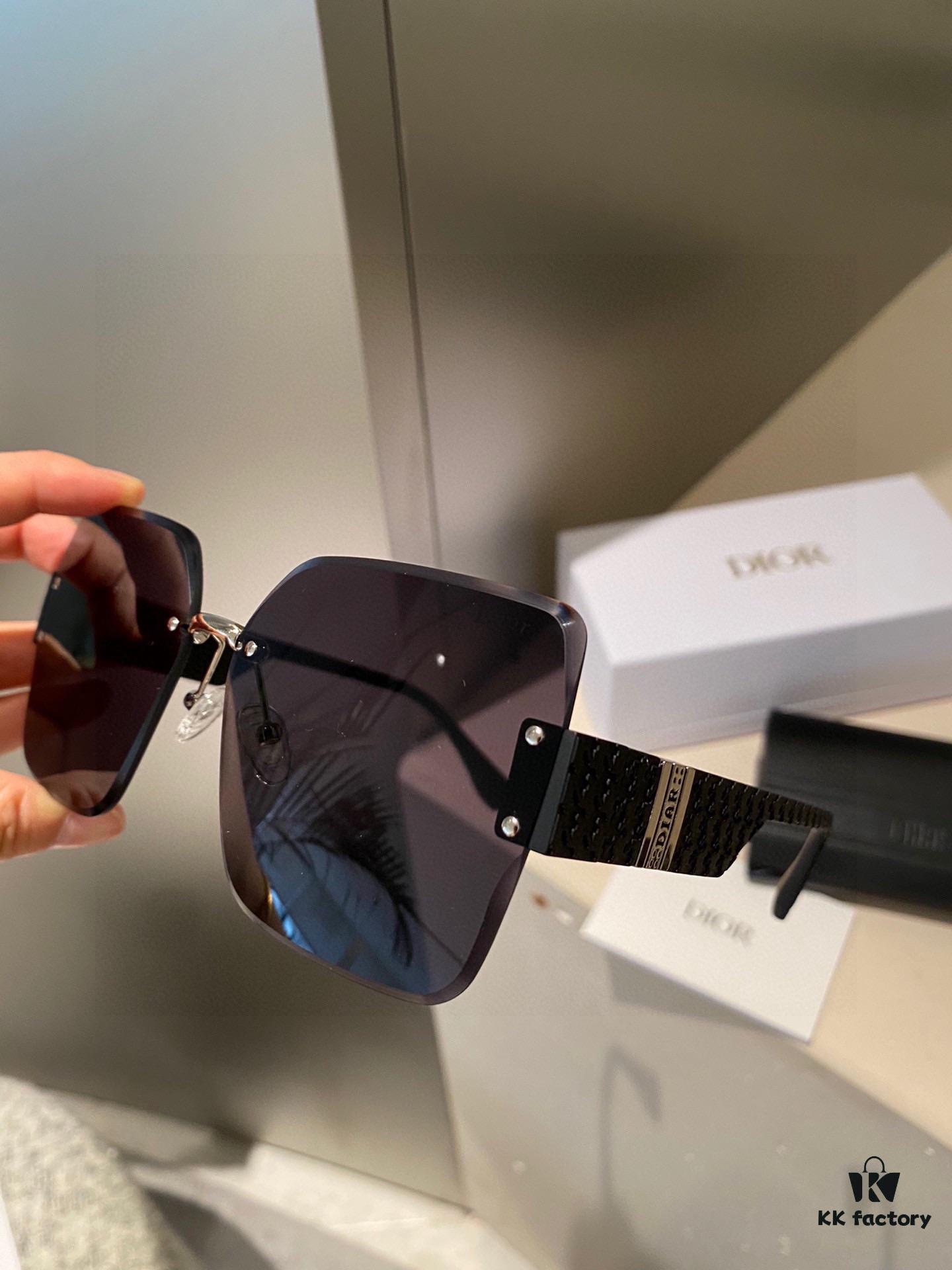 6931f5013a89a121ed546c49 Dior Polarized Resin Sunglasses, New Small Luxury Style, Lightweight UV Protection, Perfect for Travel and Daily Wear