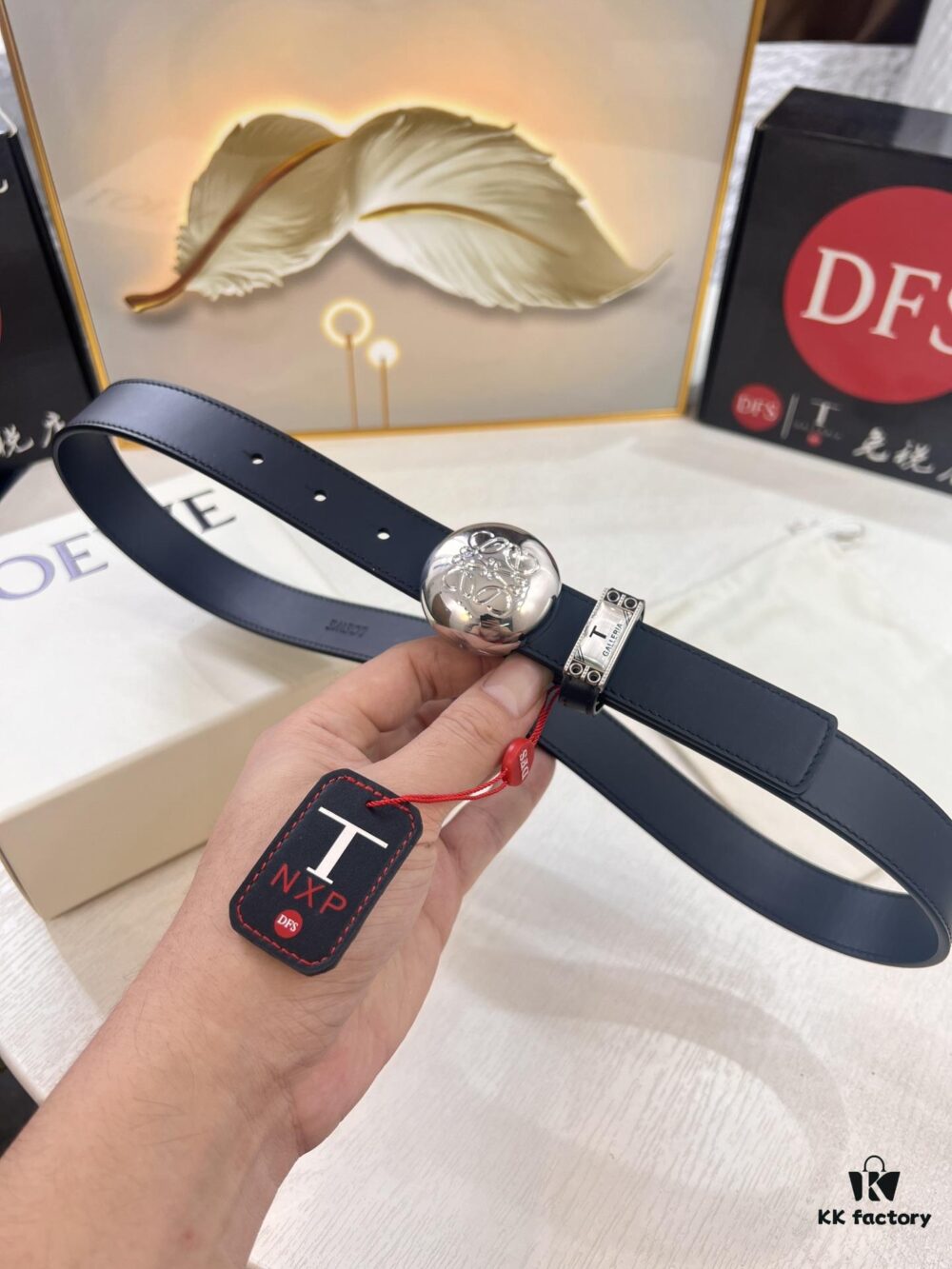Loewe Hong Kong Duty-Free T Gift Box 🎁 (NXP RFID Tag with Official Website Verification, Authentic Anti-Counterfeit Chip)