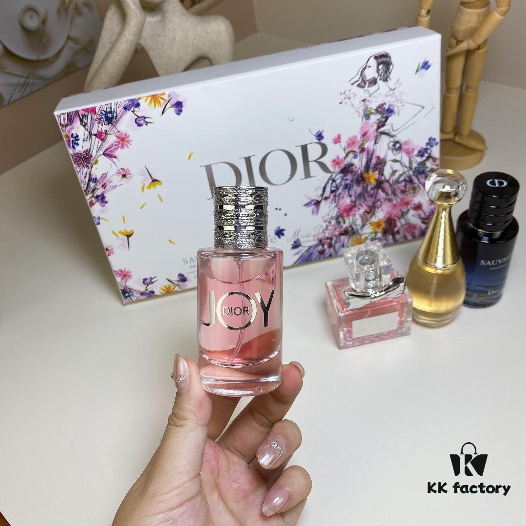 6931f52d3a89a121ed546e33 Dior Perfume Travel Set 4-Piece Collection 30ml×4