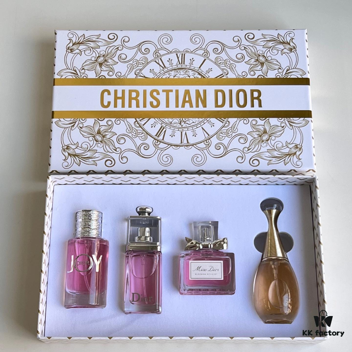 Dior Gold Christmas Perfume Travel Set 30ml Four-Piece Set! Includes: 30ml x 4 with atomizers.