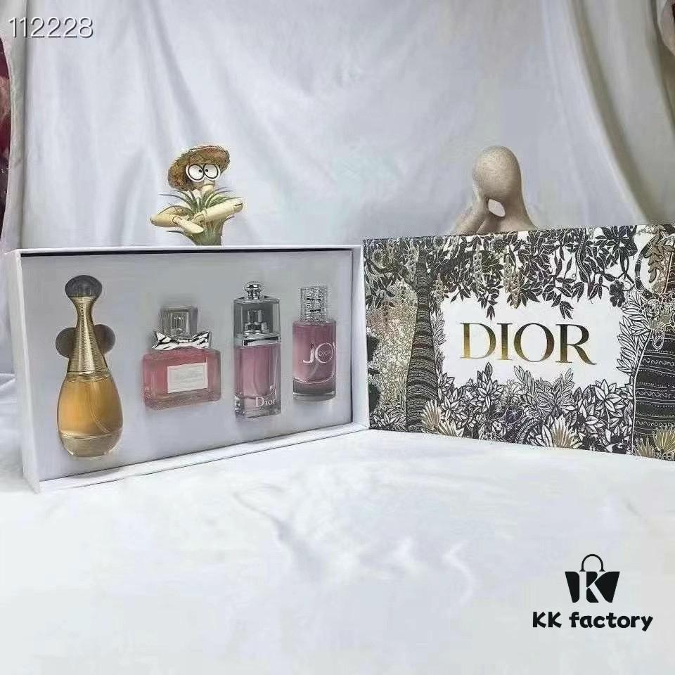 Dior Perfume Travel Set 30ml Four-Piece Coconut Tree Edition! Includes: 4 x 30ml