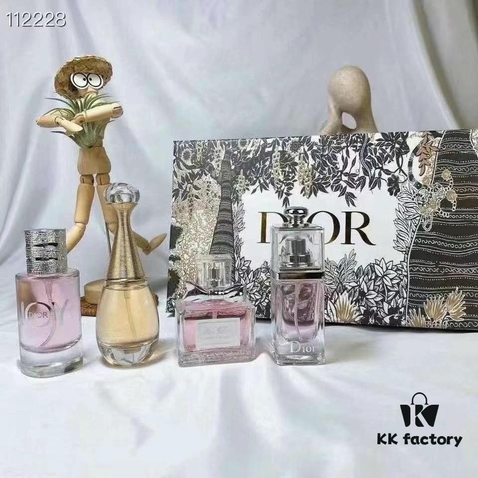 Dior Perfume Travel Set 30ml Four-Piece Coconut Tree Edition! Includes: 4 x 30ml