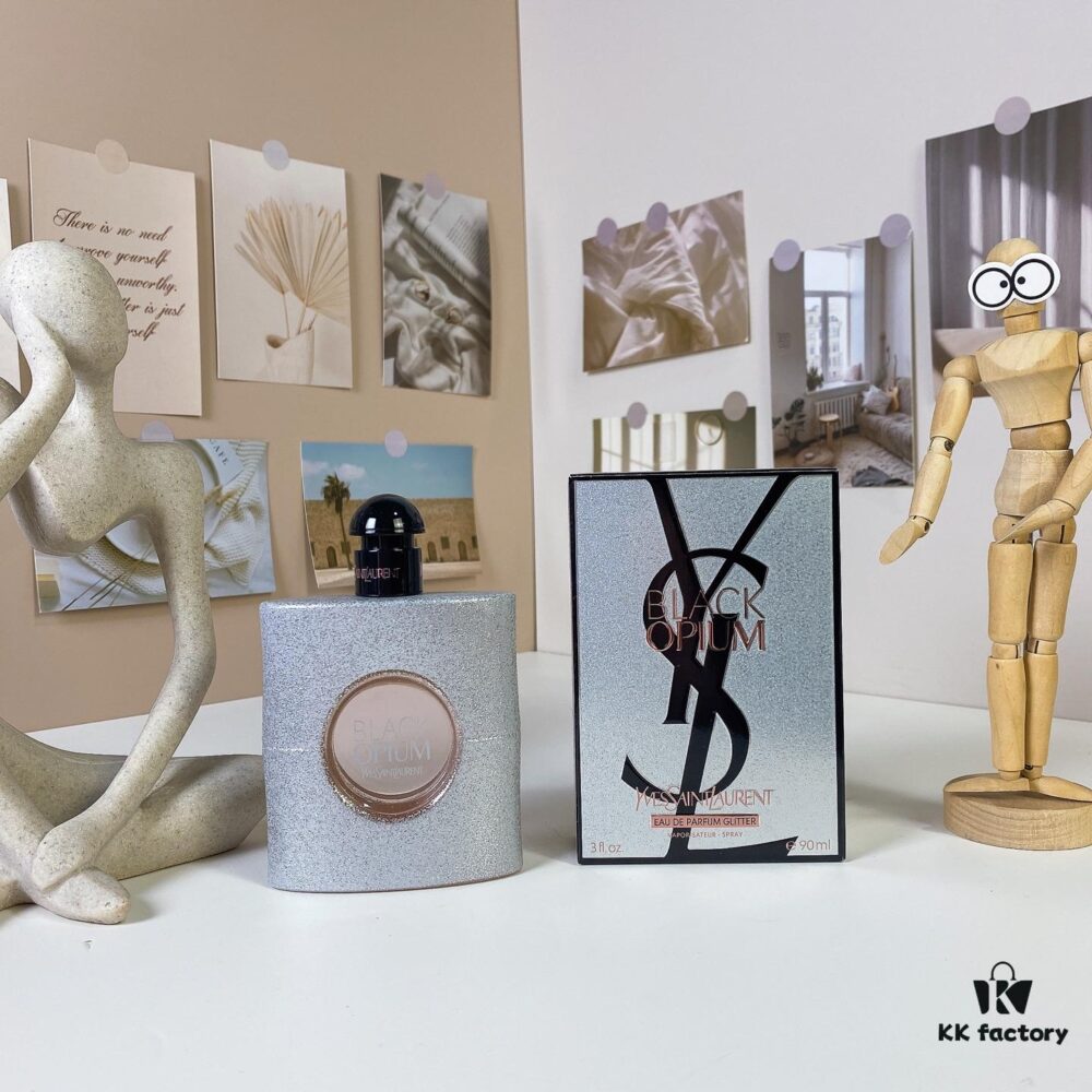 6931f5763a89a121ed5471dd YSL Yves Saint Laurent Black Opium Glitter Edition 90ml
