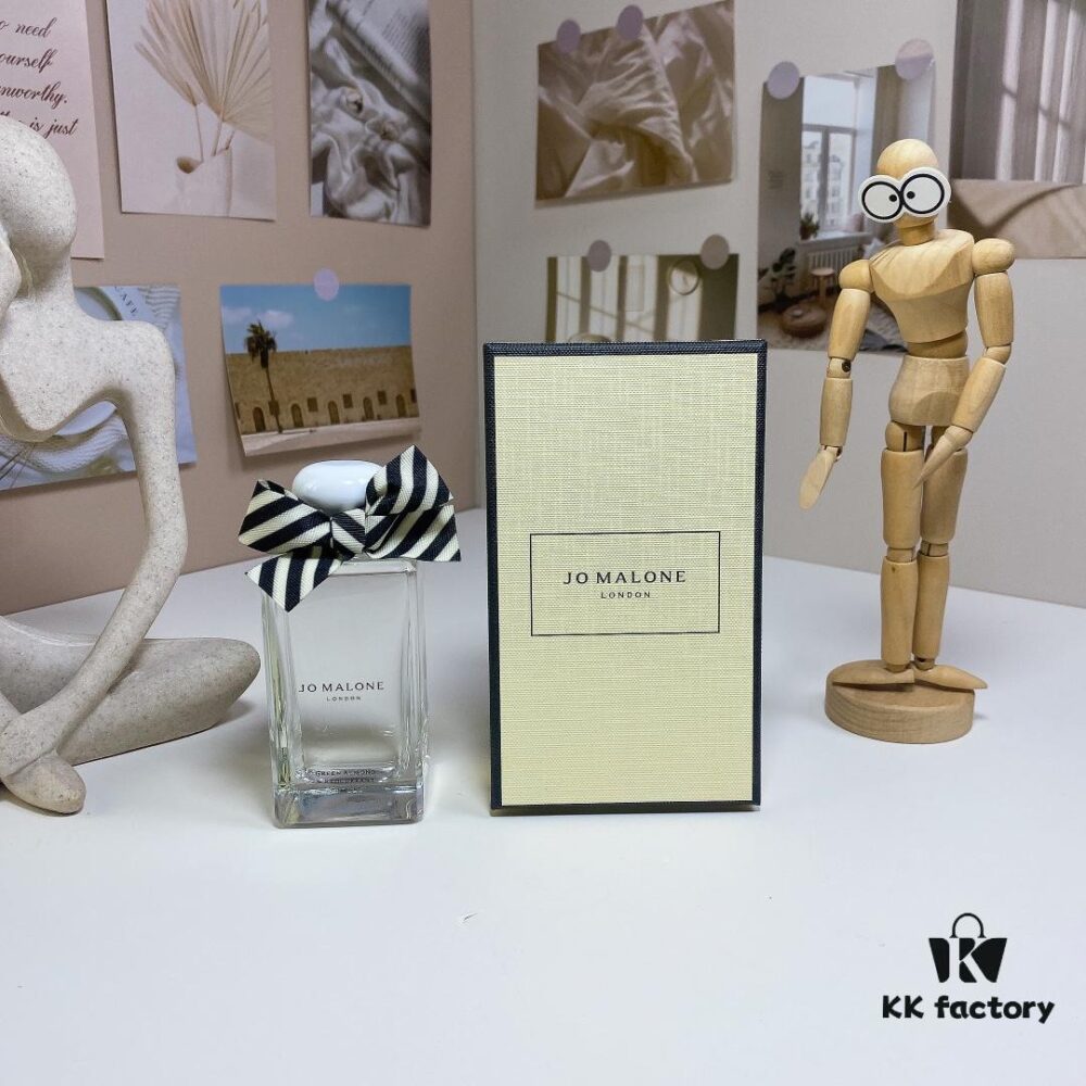 6931f5d23a89a121ed547684 Jo Malone Green Almond & Redcurrant Limited Edition 100ml