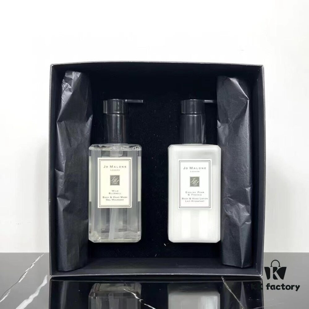 6931f5e03a89a121ed547736 Jo Malone London Bath & Shower Set! Includes Gift Bag. Contains: English Pear & Freesia Body Lotion 250ml, Wood Sage & Sea Salt Shower Gel 250ml.