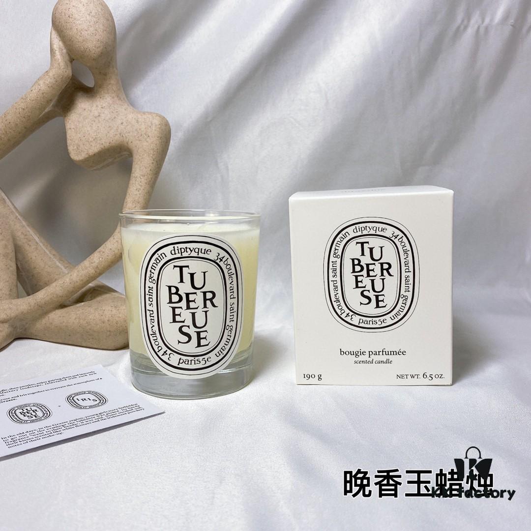 Small quantity of spot candles, scent randomly selected