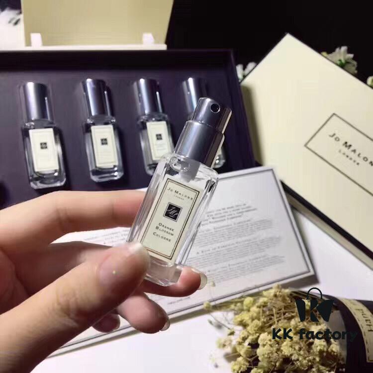 6931f5ef3a89a121ed5477f4 Authentic Retail Genuine Jo Malone Perfume Set of 5 Mini Bottles (Lime Basil & Mandarin + Orange Blossom + Bluebell + Blackberry & Bay + English Pear & Freesia) 9ml with 5 Spray Heads