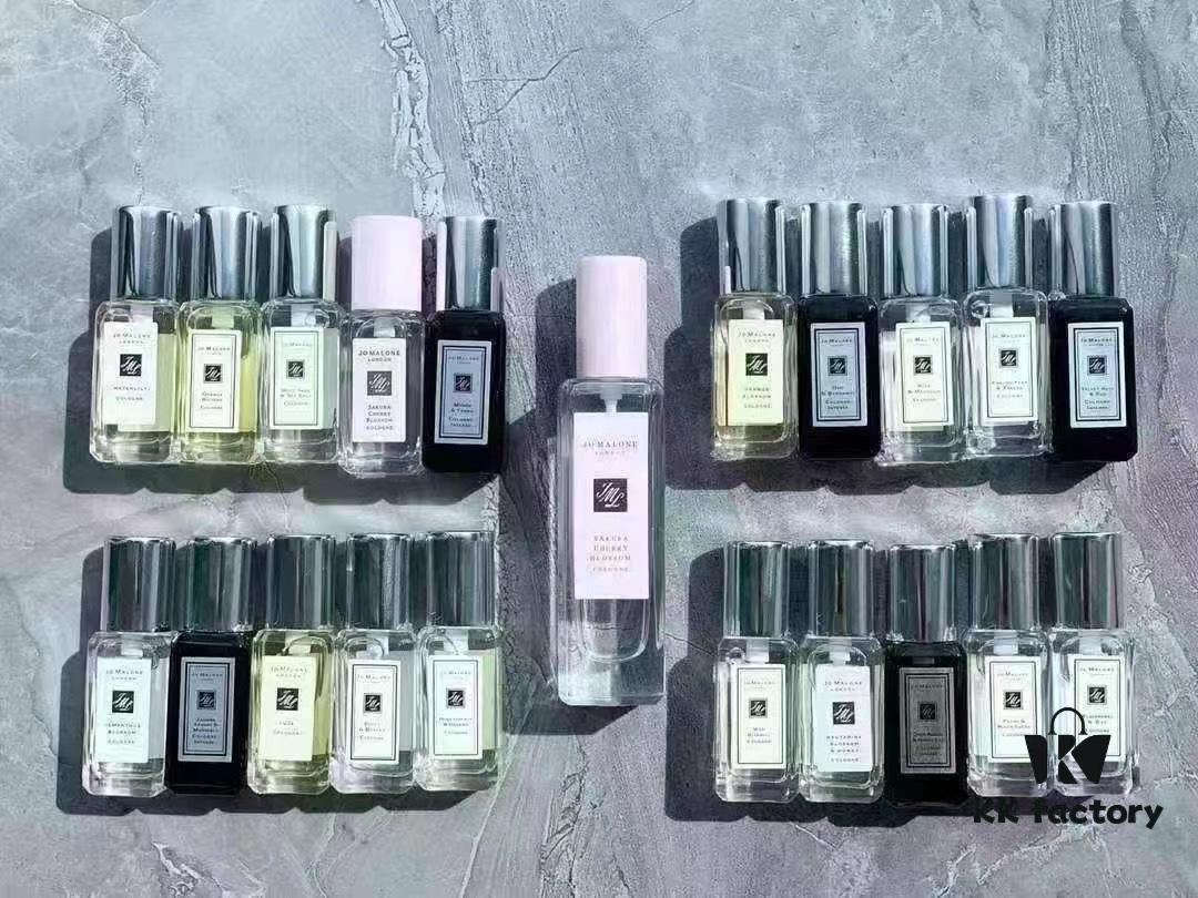 6931f5f93a89a121ed547877 Jo Malone 21-Piece Collector's Edition Set with Retail Tote Bag, Including 1 x 30ml Cherry Blossom and 20 x 9ml Mini Fragrances in Assorted Signature Scents