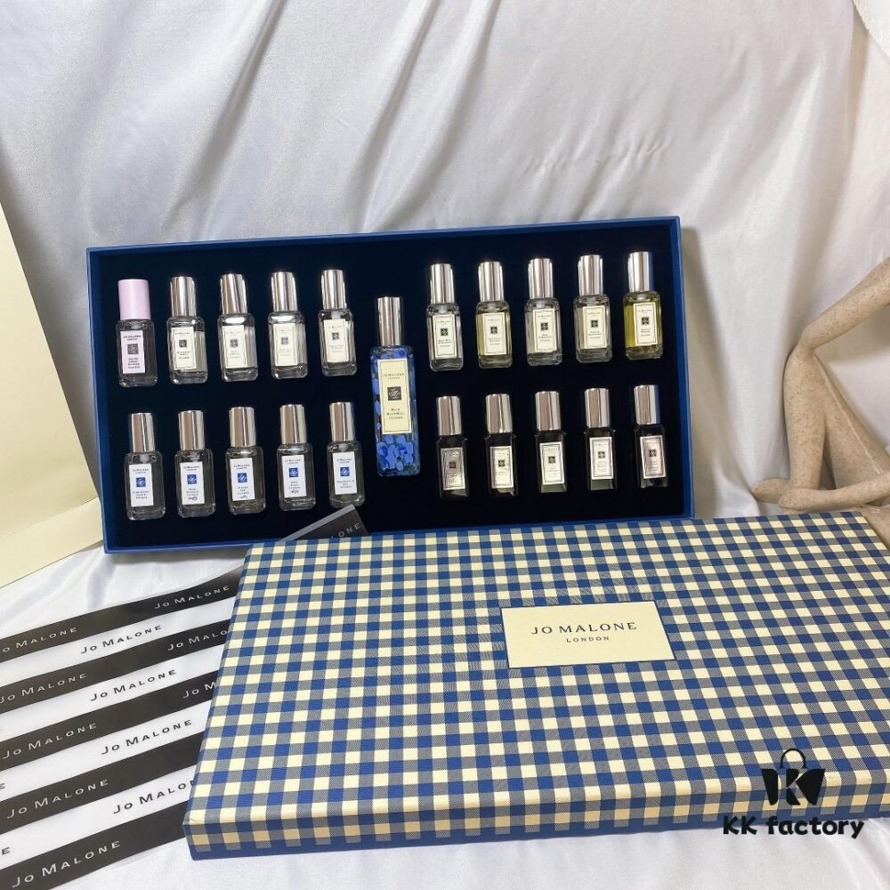 6931f5f93a89a121ed54787d Jo Malone 21-Piece Limited Edition Blue Plaid Collection with Retail Shopping Bag