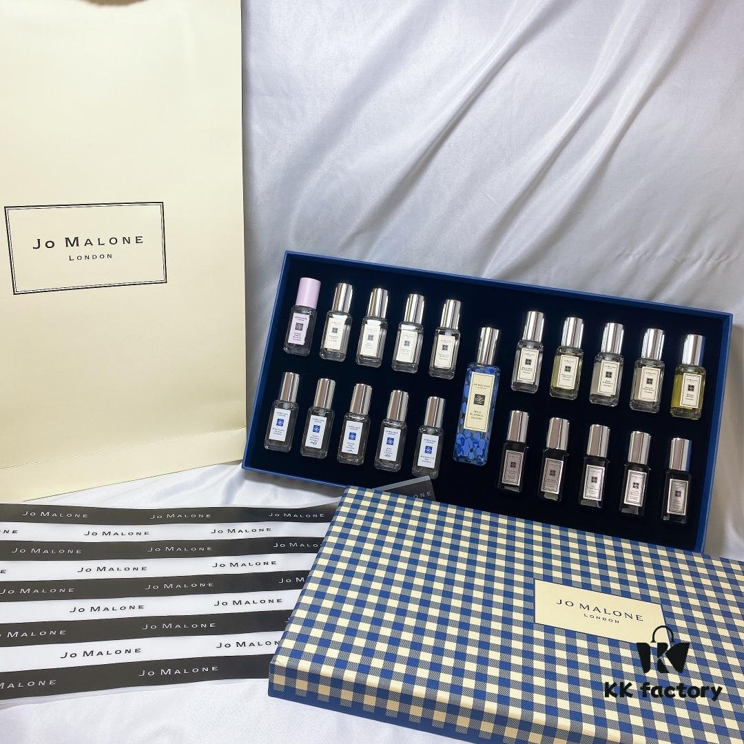 6931f5f93a89a121ed54787e Jo Malone 21-Piece Limited Edition Blue Plaid Collection with Retail Shopping Bag