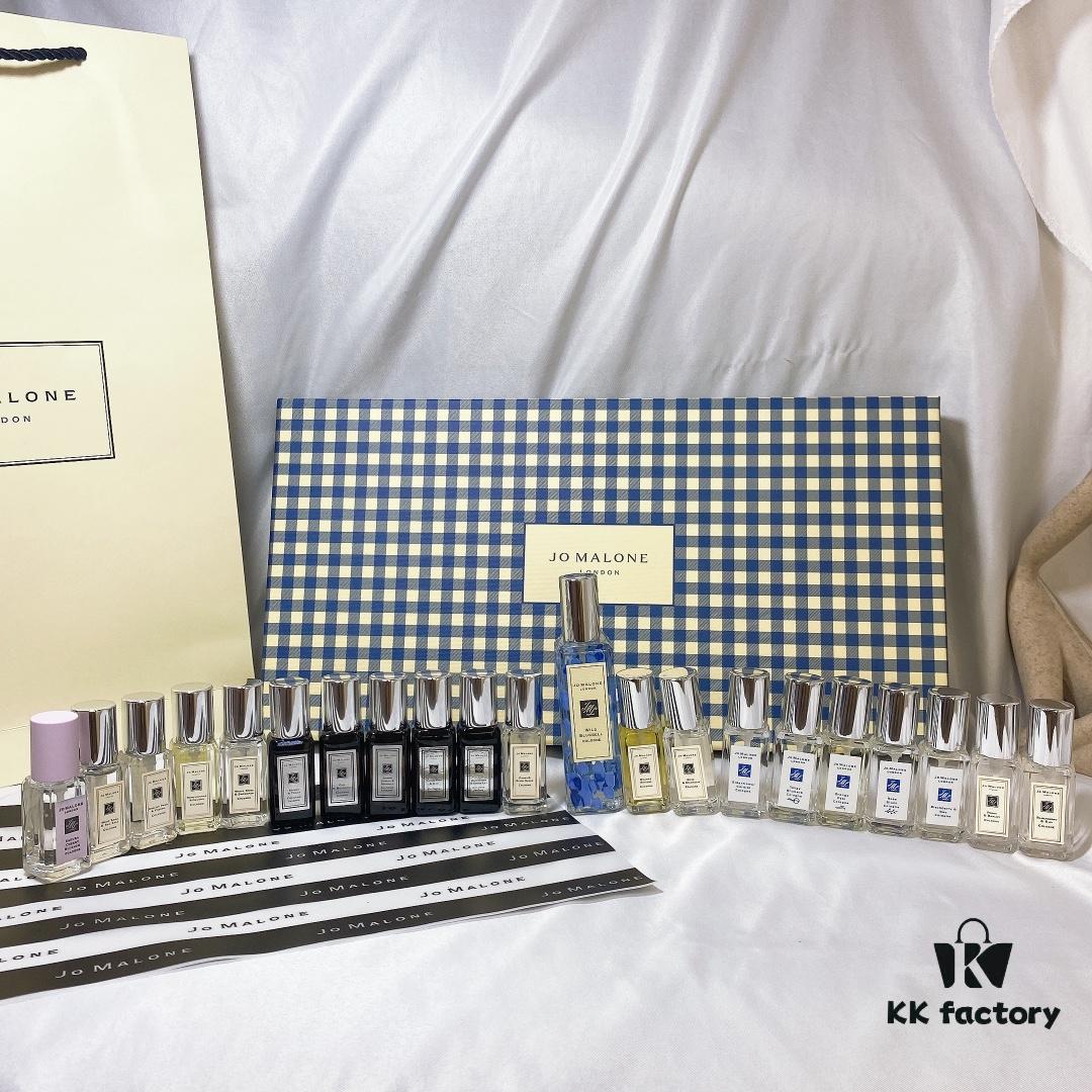 6931f5fa3a89a121ed547883 Jo Malone 21-Piece Limited Edition Blue Plaid Collection with Retail Shopping Bag