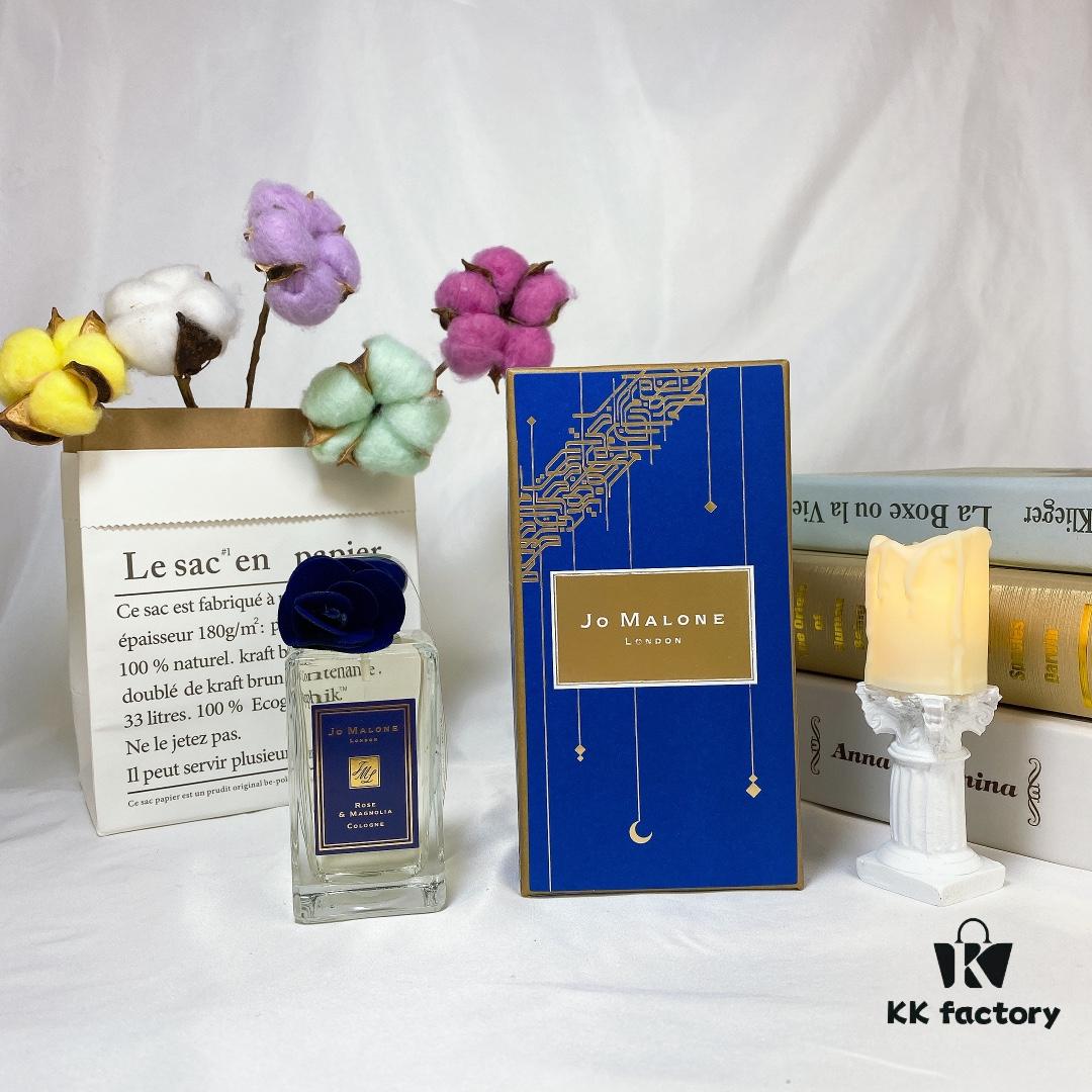 6931f6003a89a121ed5478d6 Jo Malone London Limited Edition Christmas Perfume Rose & Magnolia 100ml 2019