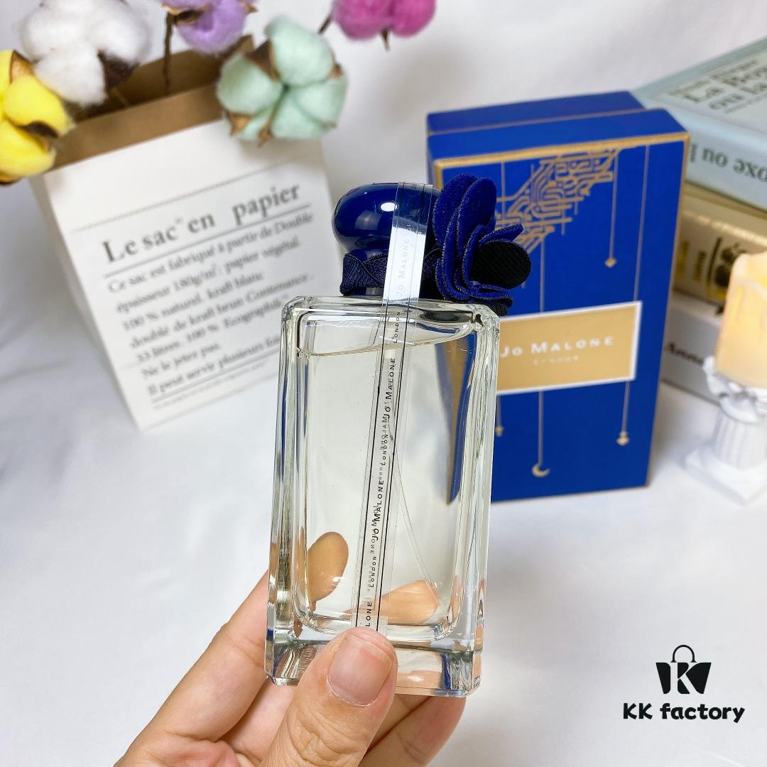 6931f6003a89a121ed5478d8 Jo Malone London Limited Edition Christmas Perfume Rose & Magnolia 100ml 2019