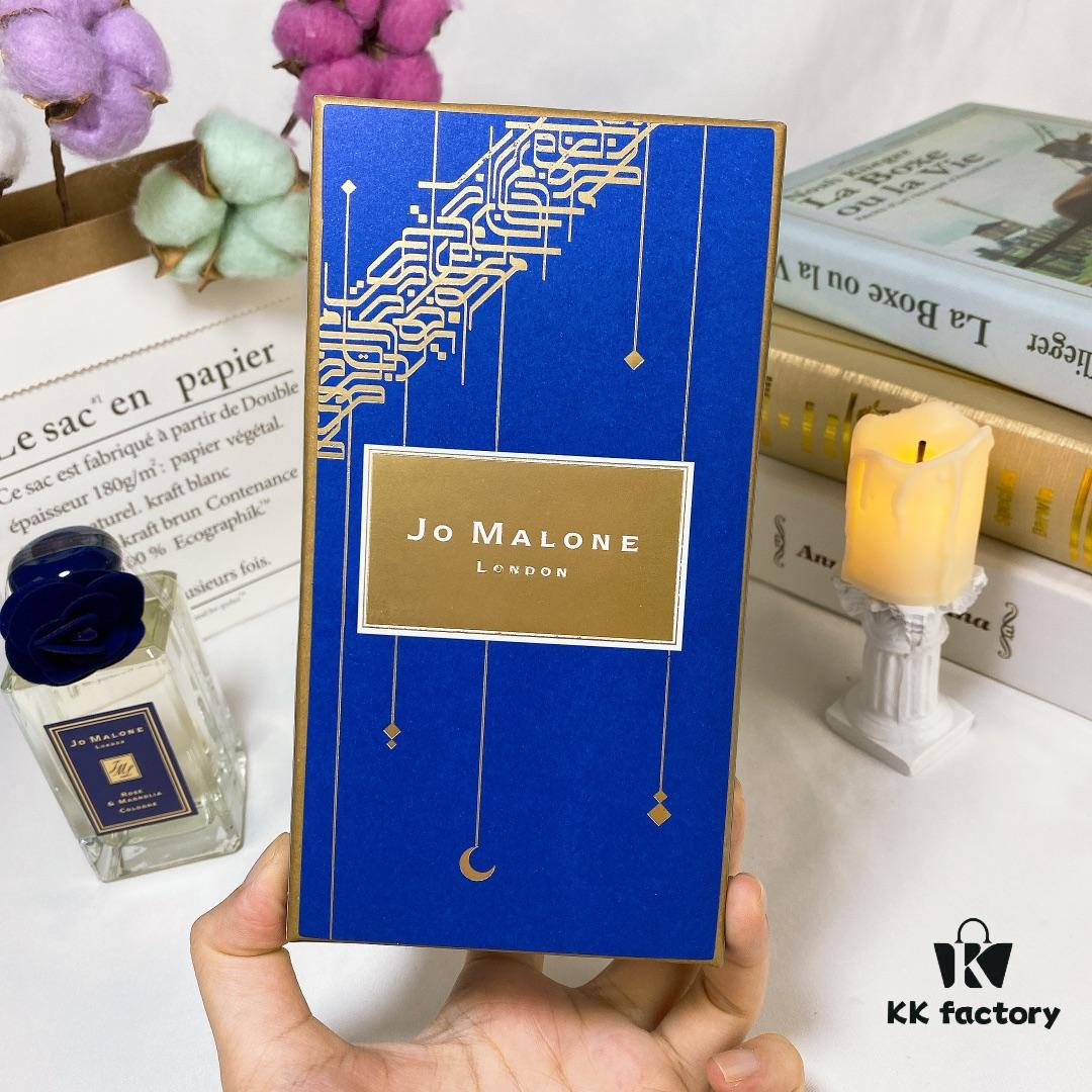 6931f6003a89a121ed5478db Jo Malone London Limited Edition Christmas Perfume Rose & Magnolia 100ml 2019