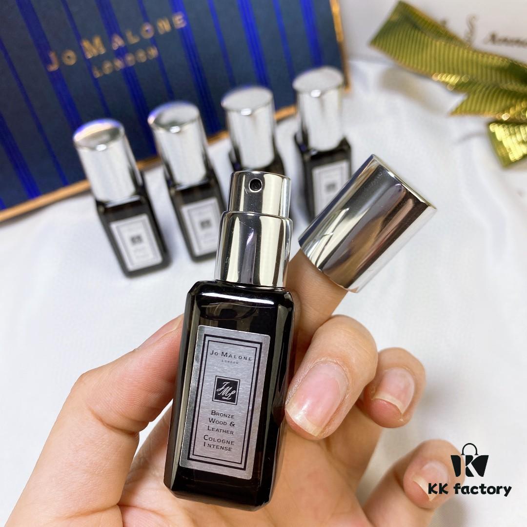 6931f6033a89a121ed547905 Jo Malone Boutique Blue Box Black Bottle 5-Piece Set, 5 x 9ml with Spray Caps, Mini Q-Size Sample Collection