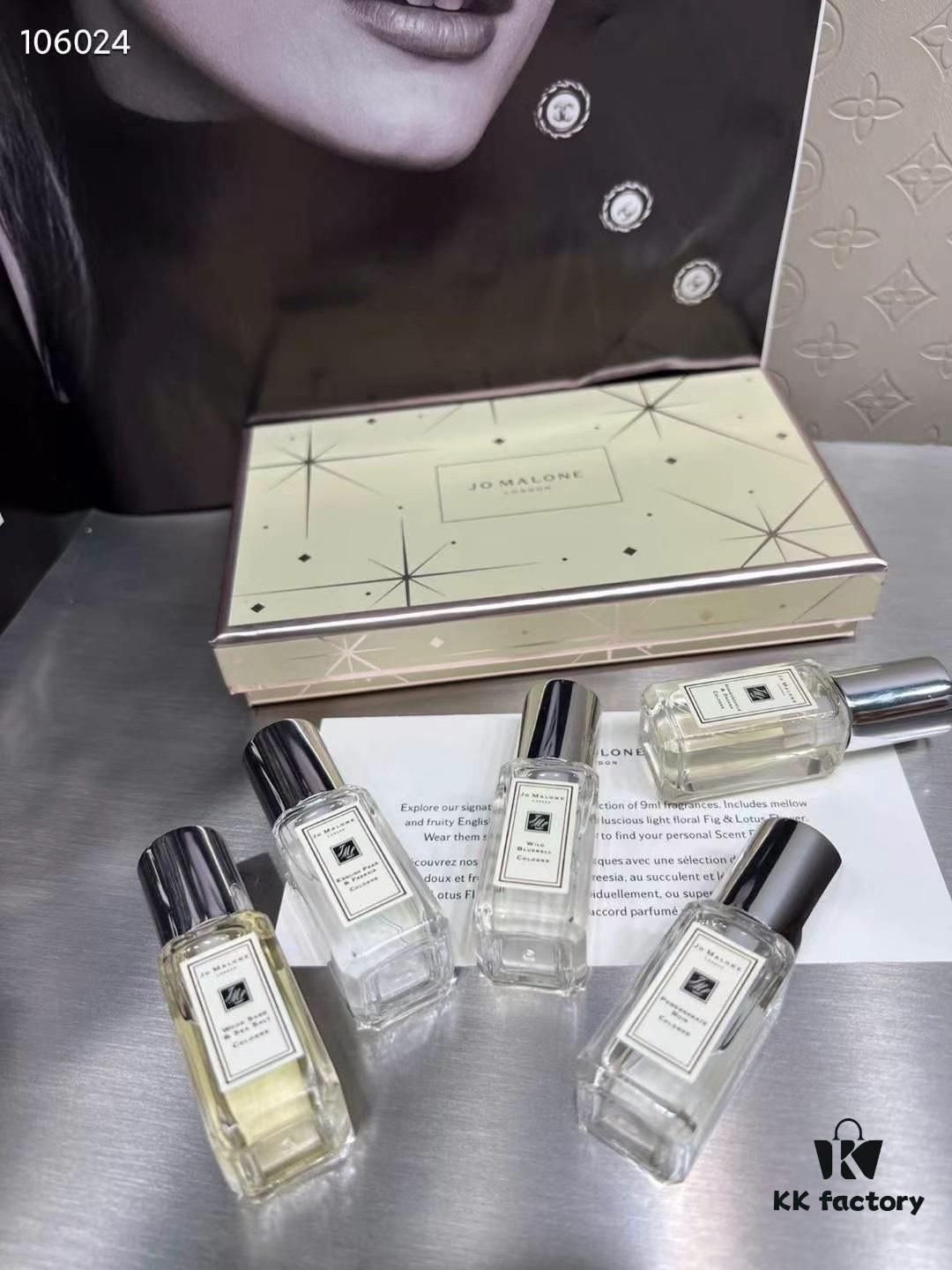 6931f6093a89a121ed54795b Jo Malone London Limited Edition Christmas Gift Set 2021 - 5 x 9ml Perfume Collection