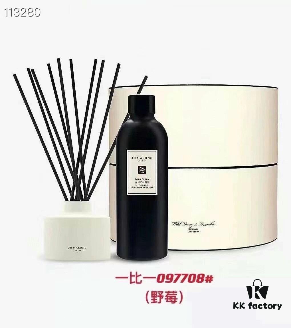 Jo Malone Aromatic Reed Diffuser Ceramic Bottle 350ml! Scents: Wild Berry, Resurrection Plant, Fig and Blackcurrant