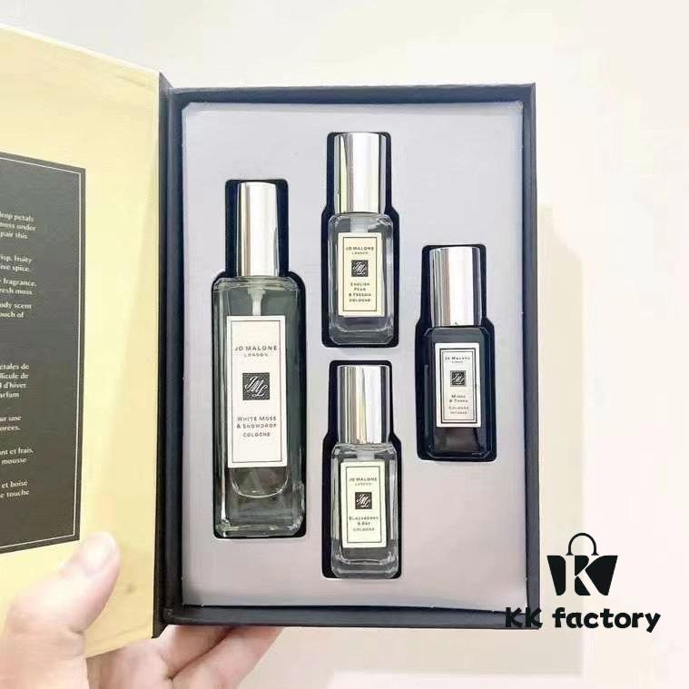 6931f60e3a89a121ed547997 Jo Malone London Perfume Gift Set Four-Piece with Gift Bag, including: 30ML White Moss & Snowbell, Mini English Pear & Freesia 9ML, Blackberry & Bay Leaf 9ML, Myrrh & Tonka 9ML