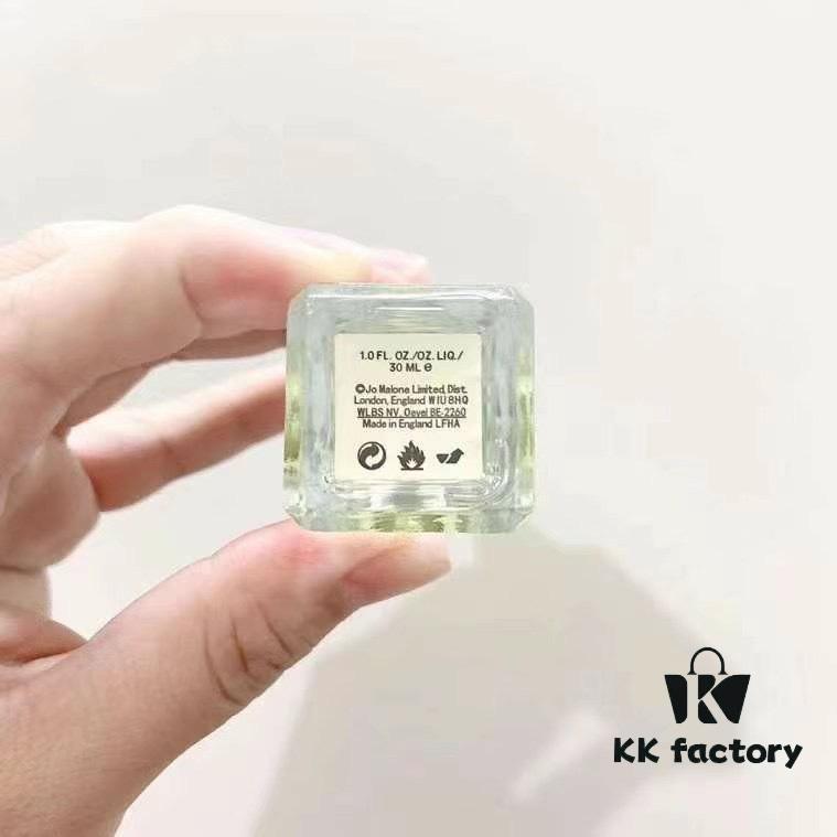 6931f60e3a89a121ed547999 Jo Malone London Perfume Gift Set Four-Piece with Gift Bag, including: 30ML White Moss & Snowbell, Mini English Pear & Freesia 9ML, Blackberry & Bay Leaf 9ML, Myrrh & Tonka 9ML