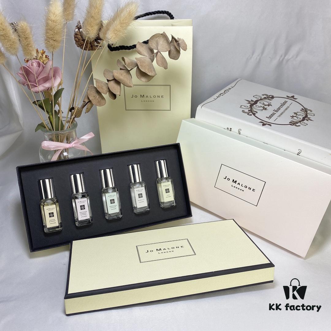 6931f60f3a89a121ed5479ad Jo Malone London The Blossoms Limited Edition Flowering Fragrance Compact Gift Set, Bloom Season Collection 5-Piece Perfume Set 5×9ml with Spray Nozzles