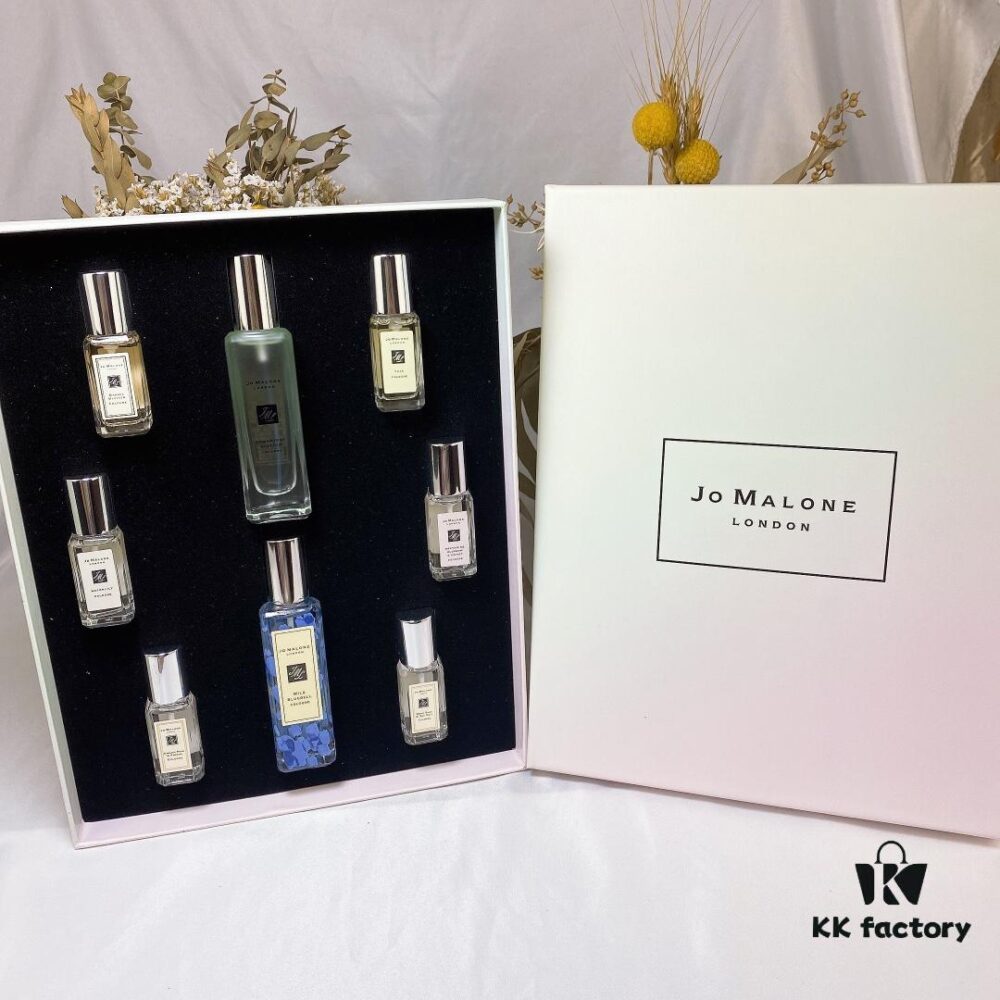 6931f6123a89a121ed5479d8 Jo Malone Bloom Perfume Set of Eight Pieces - Counter Quality, Mini Garden Edition with Spray Nozzles Included