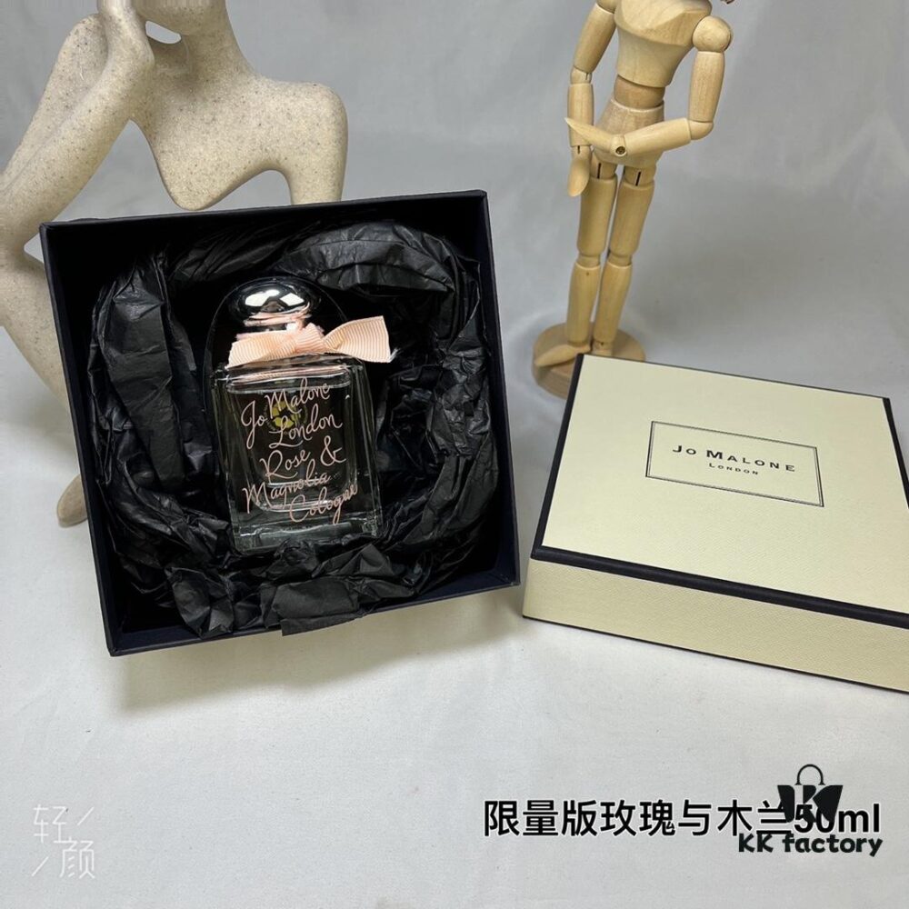 6931f61b3a89a121ed547a52 Jo Malone Limited Edition Valentine's Rose Collection Rose and Magnolia 50ml