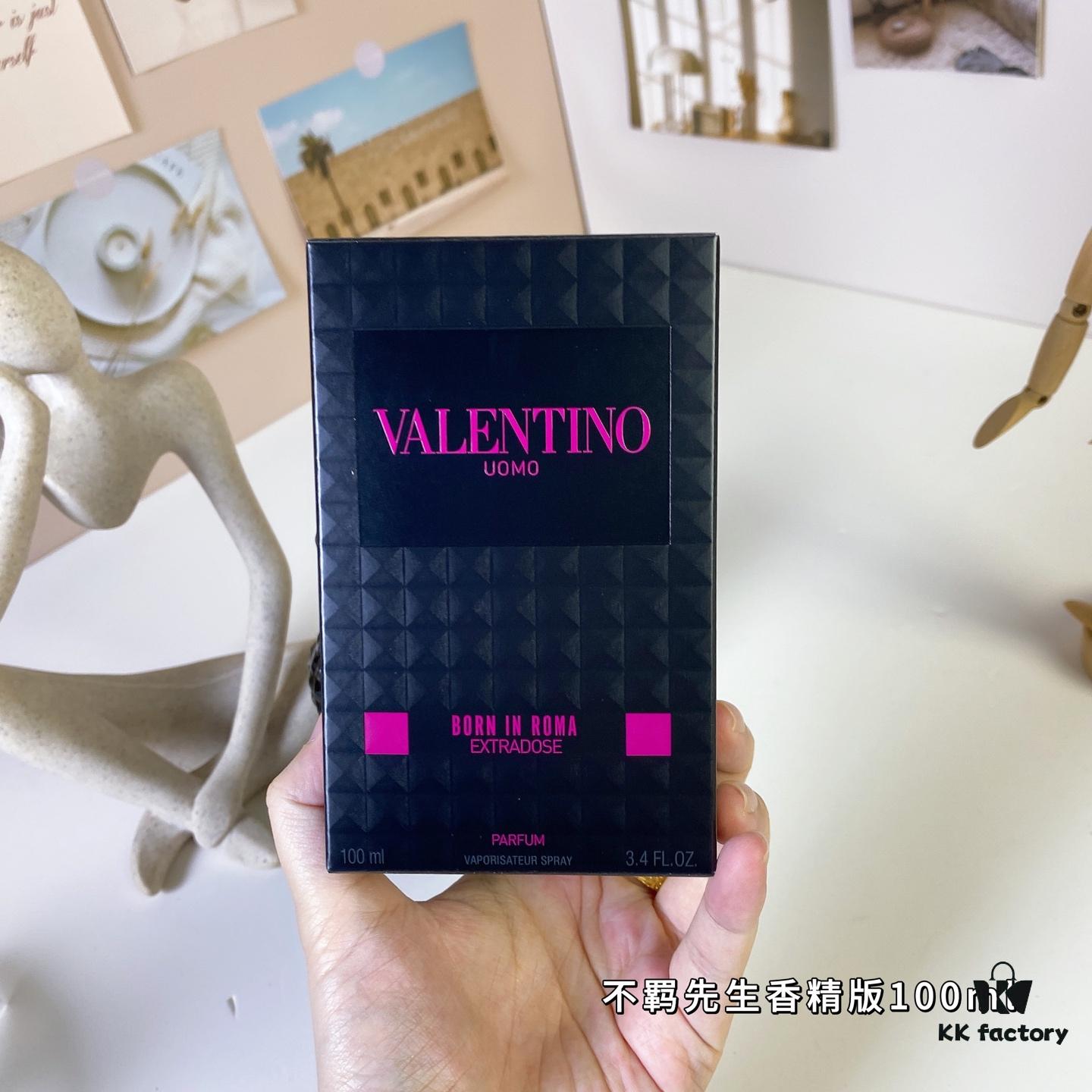 6931f6293a89a121ed547b15 65 Valentino Born in Roma Extradose Uomo Eau de Parfum 100ml